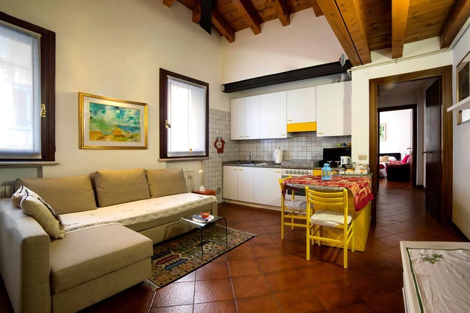 Holiday Treviso Suite Lombardi Eksteriør bilde