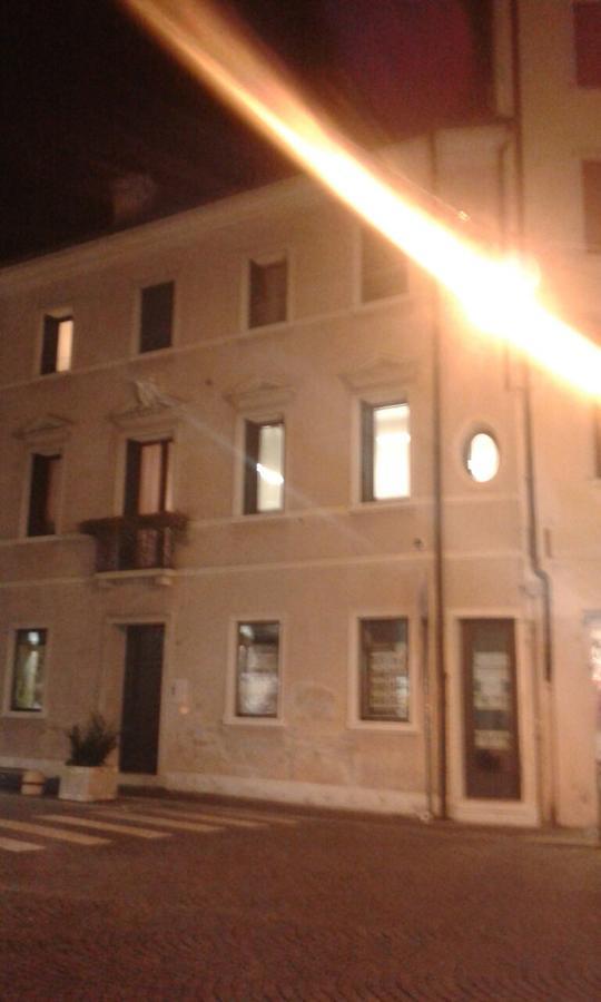 Holiday Treviso Suite Lombardi Eksteriør bilde