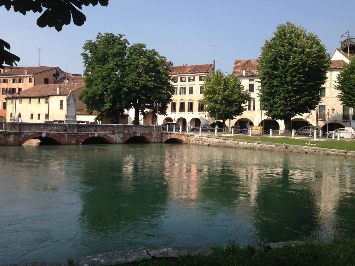 Holiday Treviso Suite Lombardi Eksteriør bilde
